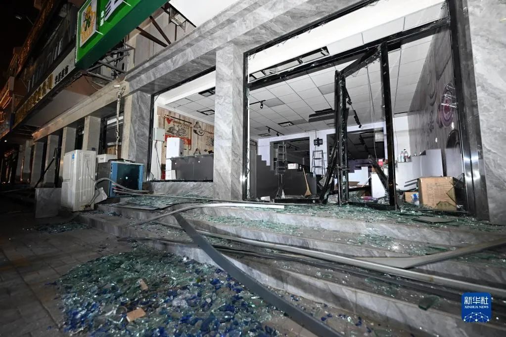 一天兩起!居民燃?xì)獍踩纹渲匾?!“燃?xì)庑l(wèi)士”提供安全屏障 一天兩起!居民燃?xì)獍踩纹渲匾 叭細(xì)庑l(wèi)士”提供安全屏障